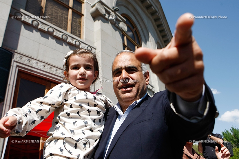 Hello Yerevan bloc of parties held a rally on Freedom Square