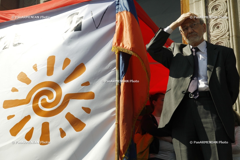 Hello Yerevan bloc of parties held a rally on Freedom Square