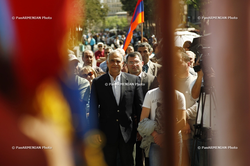 На площади Свободы прошел митинг союза партий «Здравствуй, Ереван»