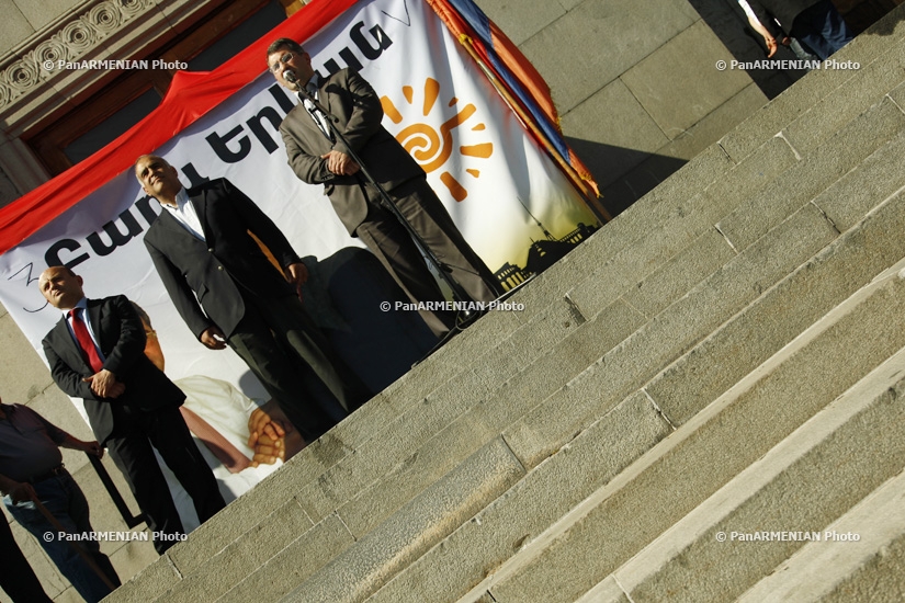 На площади Свободы прошел митинг союза партий «Здравствуй, Ереван»