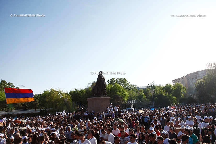 «Բարգավաճ Հայաստան» կուսակցության հանրահավաքը Ազատության հրապարակում