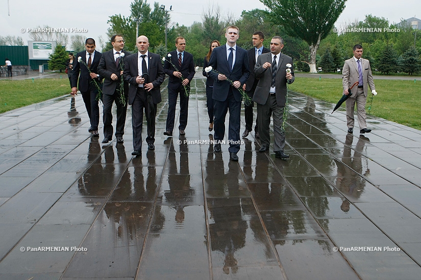 Вице-премьер, министр иностранных дел и европейской интеграции Черногории Игорь Лукшич посетил Цицернакаберд