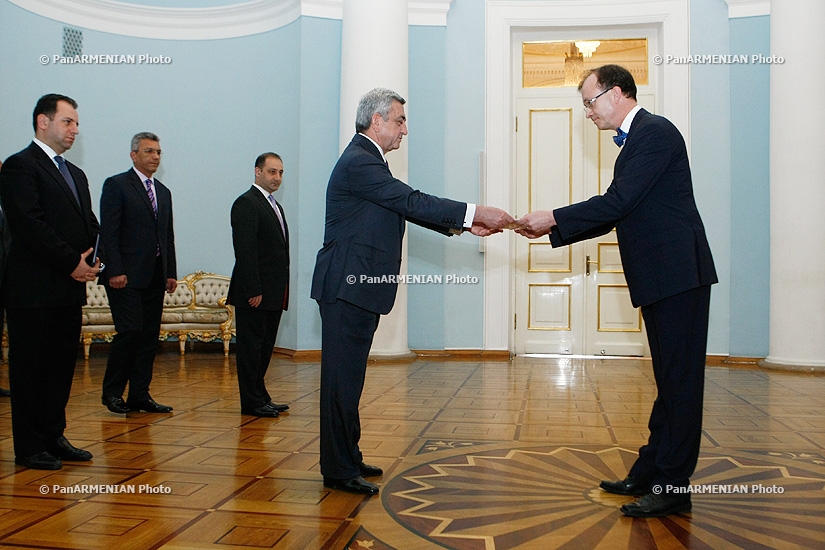 Finland’s newly appointed ambassador to Armenia  Christer Michelsson (residence Helsinki) presented his credentials to RA President Serzh Sargsyan 