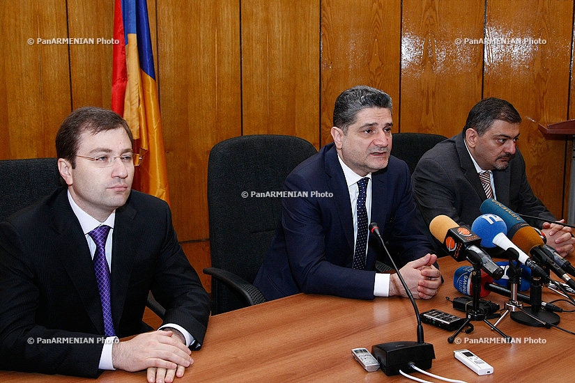 Премьер-министр Тигран Саркисян представил нового министра Финансов Армении Давида Саркисяна