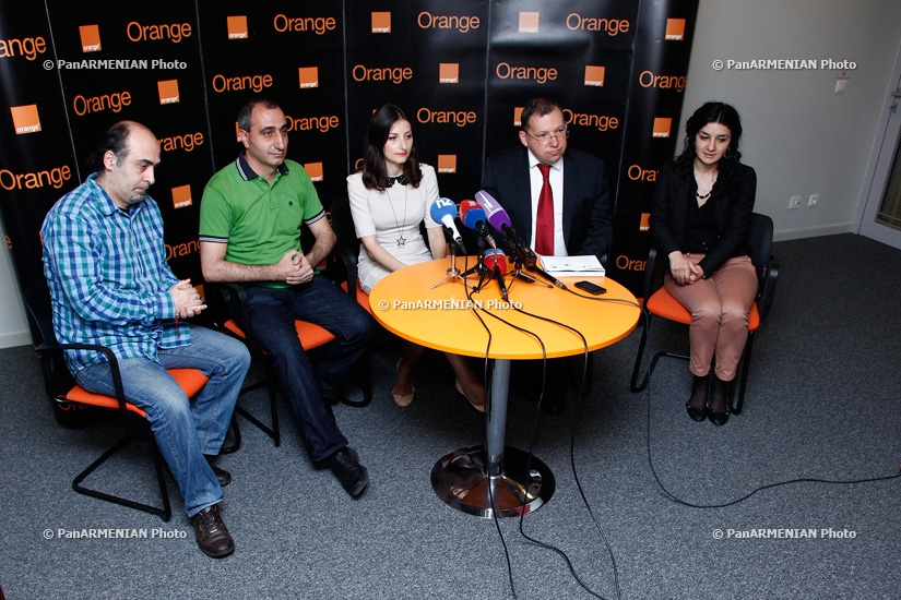 В головном офисе компании Orange состоялась пресс-конференция, посвященная проведению конференции BarCamp-2013