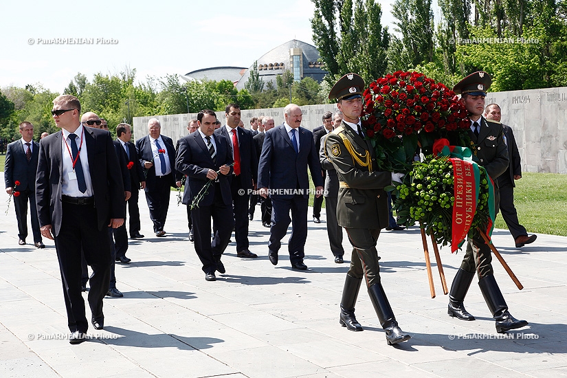 Президент Республики Беларусь Александр Лукашенко посетил Цицернакаберд