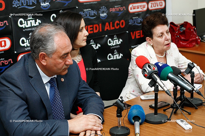 Press conference of Anahit Bakhshyan and Suqias Avetisyan