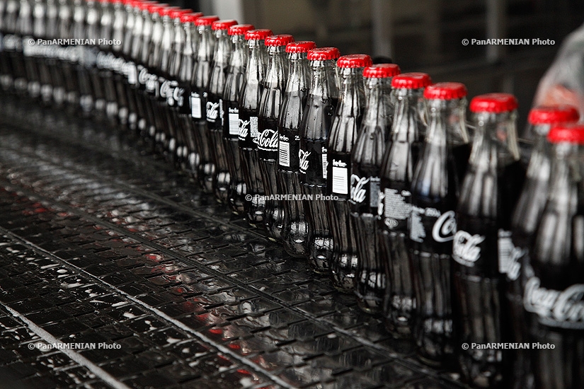 Посол США в Армении Джон Хефферн посетил завод компании «Кока-Кола Хеленик Ботлинг Компани»