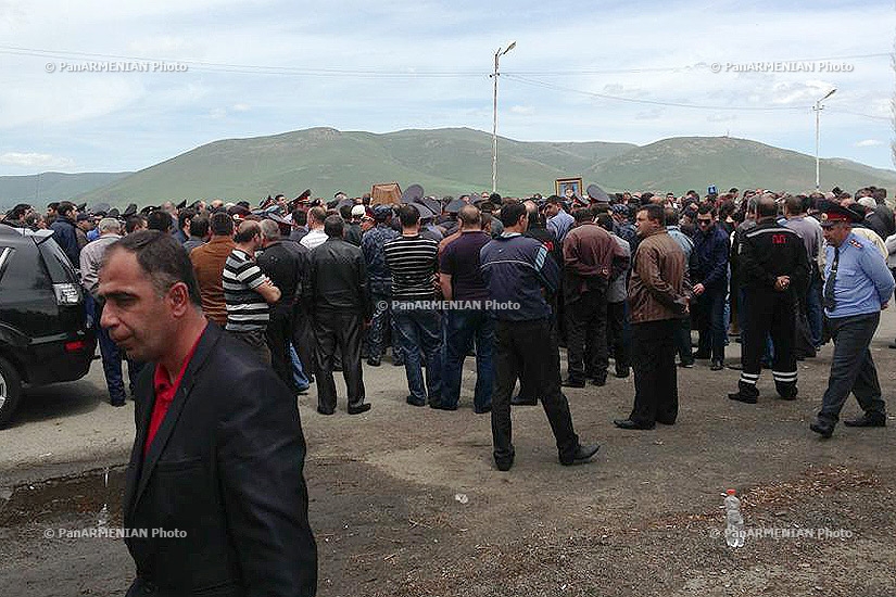  Родители погибшего в Ноемберяне военнослужащего намереваются привезти его тело в Ереван
