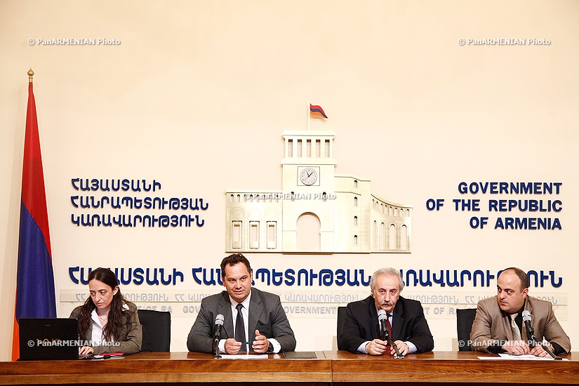 Press conference on e-Guillotine business procedures and regulations database operation 