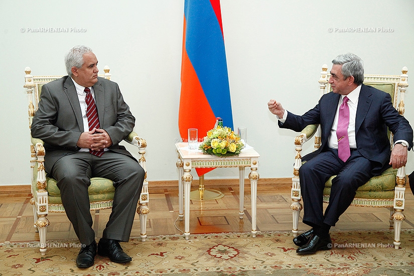 Newly appointed Cuba’s Ambassador to Armenia Emilio Losada Garcia (residence in Moscow) on Monday handed in his credentials to RA President Serzh Sargsyan