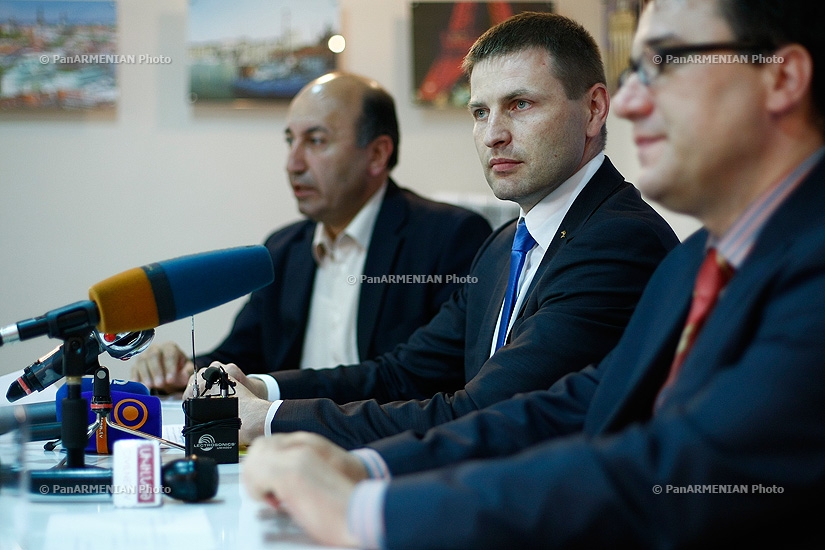  ԵՄ կենտրոնում տեղի ունեցավ Երևանում գտնվող էստոնիայի արդարադատության նախարար Հաննո Փևկուրի հետ մամուլի հանդիպումը