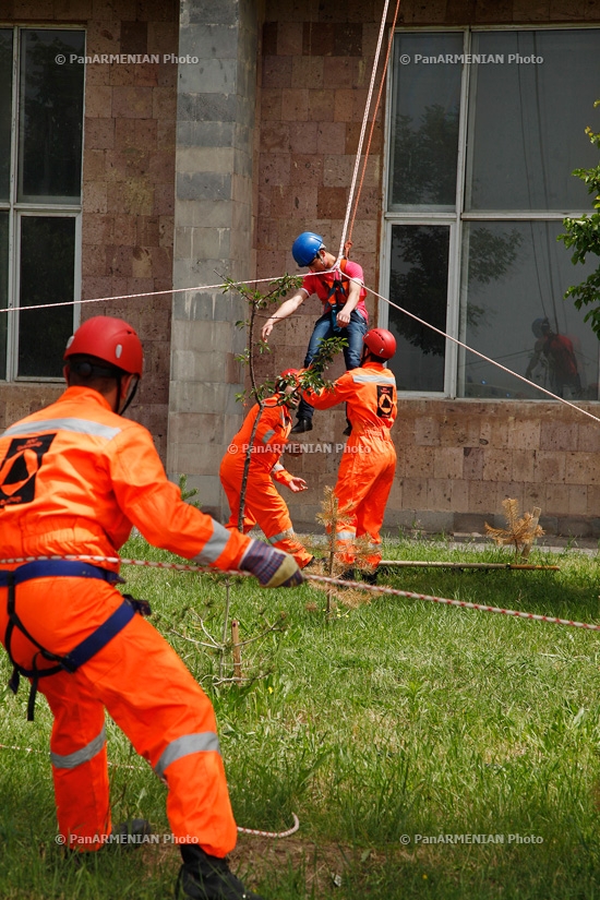 The Nagorno Karbakh (Artsakh) Republic President Bako Sahakyan visited RA Ministry of Emergency Situations