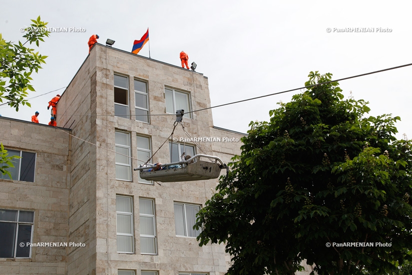 The Nagorno Karbakh (Artsakh) Republic President Bako Sahakyan visited RA Ministry of Emergency Situations