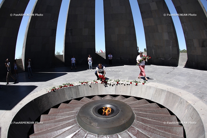 «Համագործակցություն-2013» խորագիրը կրող սայլակից օգտվող հաշմանդամություն ունեցող անձանց միջազգային մարաթոնի մասնակիցները այցելեցին Հայոց ցեղասպանության զոհերի հուշահամալիր