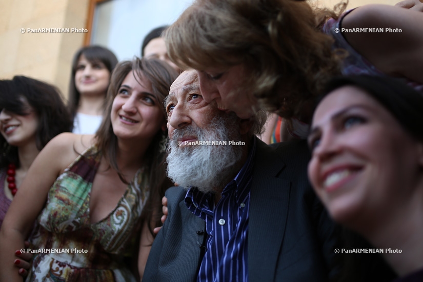 Press conference about famed Turkish-Armenian photographer Ara Güler's Yerevan-hosted exhibit held in National Gallery