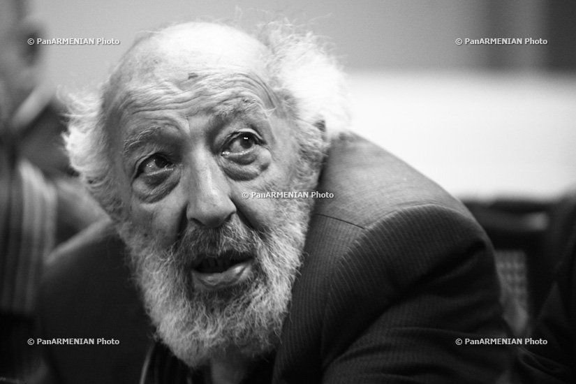 Press conference about famed Turkish-Armenian photographer Ara Güler's Yerevan-hosted exhibit held in National Gallery