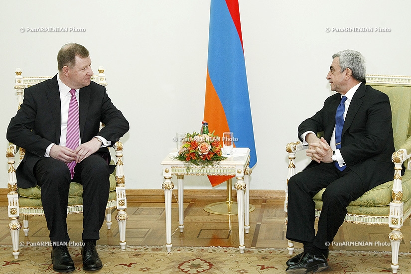 Lithuanian envoy presents credentials to Armenian President