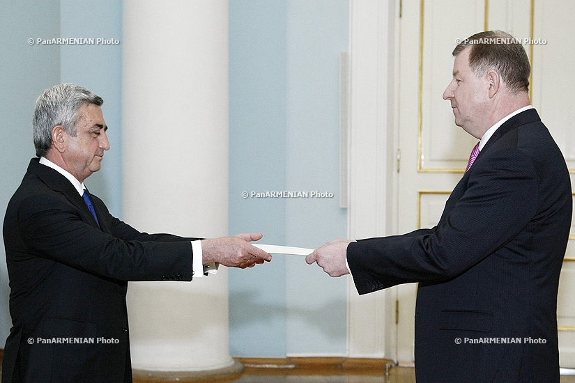 Посол Литвы в РА Эрикас Петрикас вручил верительные грамоты президенту РА Сержу Саргсяну