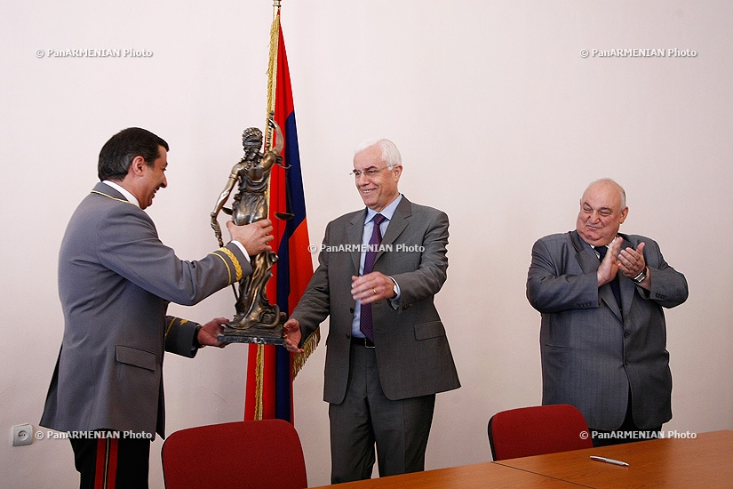 The signing of the Memorandum of Cooperation between the Judicial Acts Compulsory Enforcement Service of RA Ministry of Justice and YSU Faculty of Law
