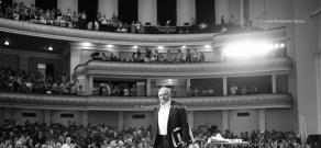 «120 минут с Михаилом Жванецким»: Авторский вечер в Ереване