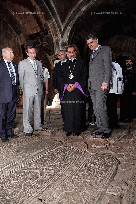 Премьер-министр Армении Тигран Саргсян посетил монастырь Санаин