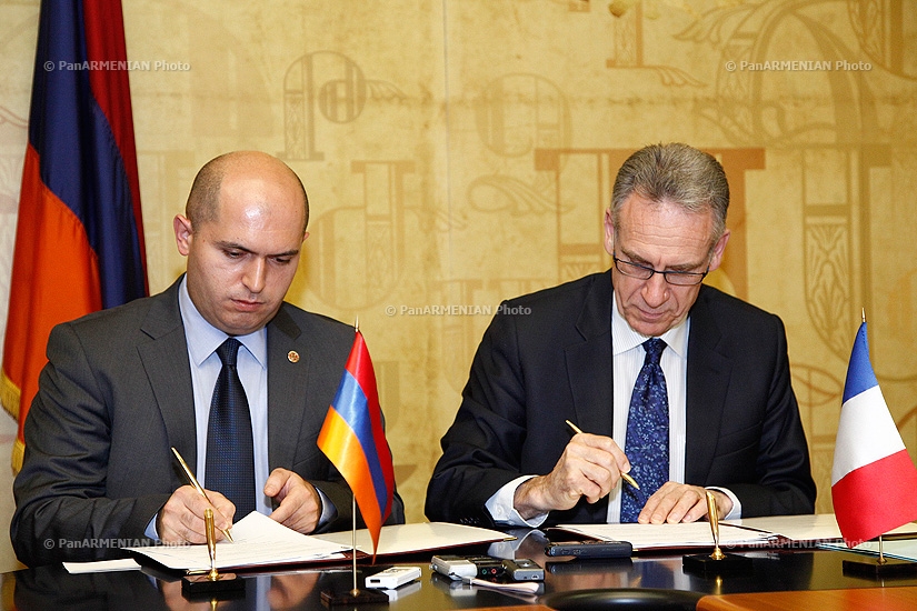 Armenian Minister of Education Armen Ashotyan and French ambassador to Armenia Henri Reynaud   signed a memorandum  signed a memorandum of cooperation in the field of education