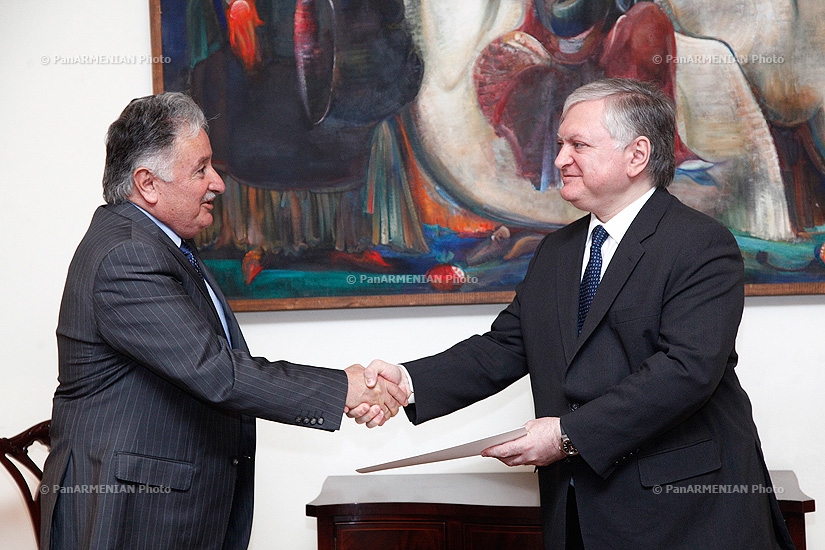 Министр иностранных дел РА Эдвард Налбандян принял новоназначенного посла Ирака в Армении Кази Тайер Халеда