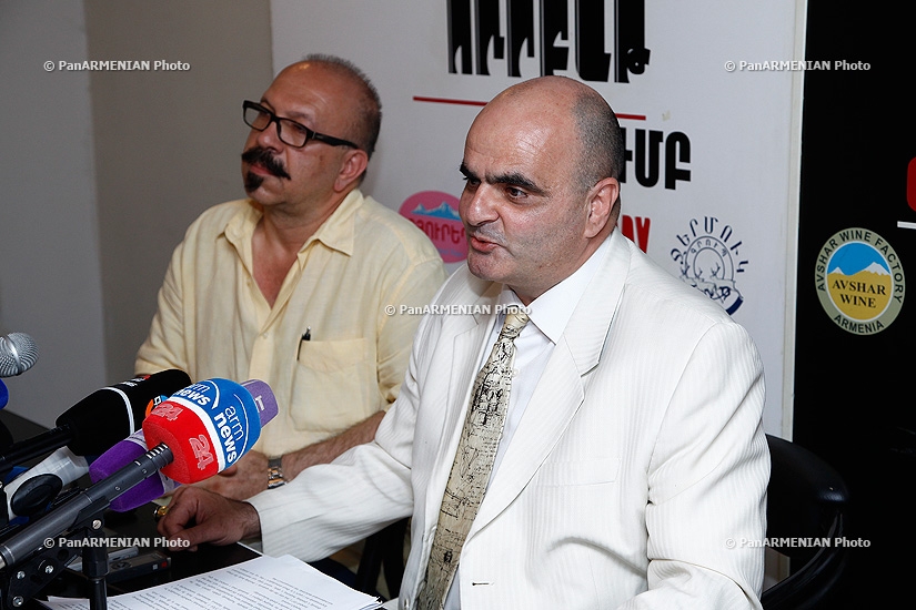 Пресс-конференция адвоката Паруйра Айрикяна и его друга
