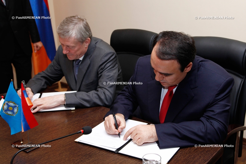 Пресс-конференция секретаря Совета национальной безопасности Армении Артура Багдасаряна и генерального секретаря ОДКБ Николая Бордюжа