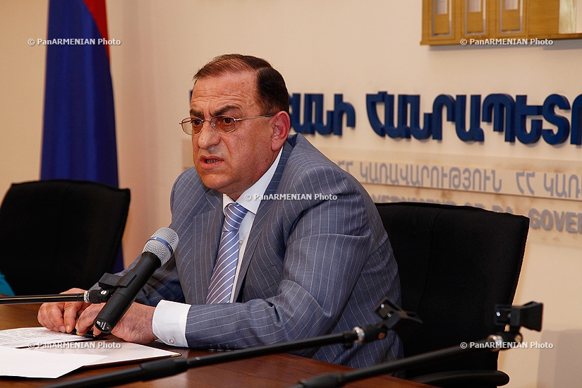 Press conference of Minister of Urban Development Samvel Tadevosyan on Control Chamber's report 