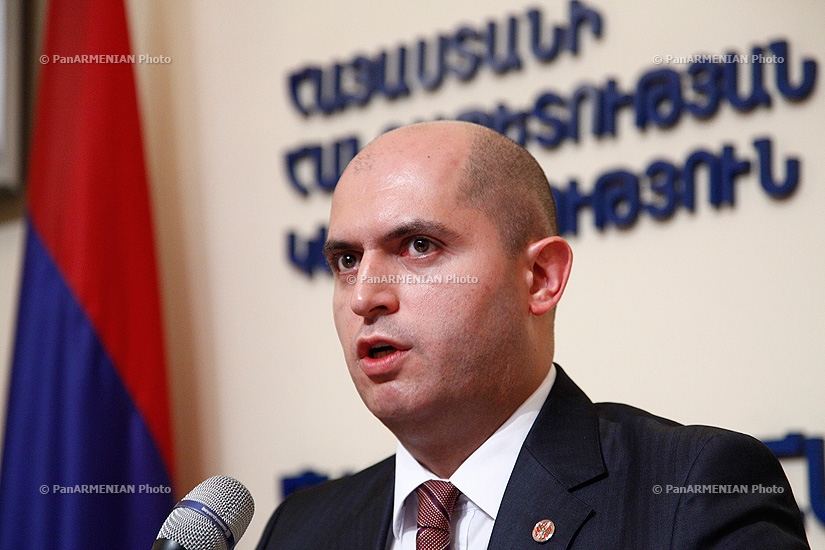 Press conference of Armenian Minister of Education Armen Ashotyan on Control Chamber's report 