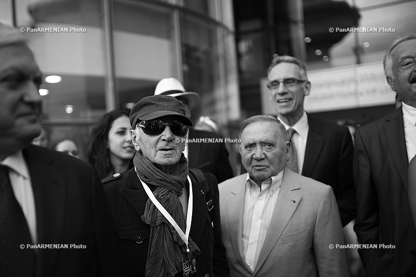 Famous chansonnier Charles Aznavour arrives in Yerevan