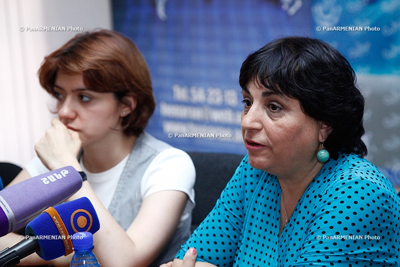 Пресс-конференция этнографа Соны Папикян и организатора мероприятия «Вардавар 2013» Дианы Ованнисян