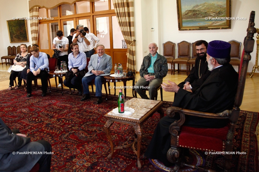 Famous chansonnier Charles Aznavour visits Etchmiadzin