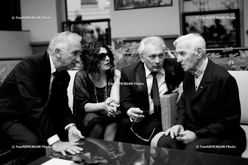 Meeting of Charles Aznavour, Serge Avedikian, Alain Terzian and Arsinée Khanjian