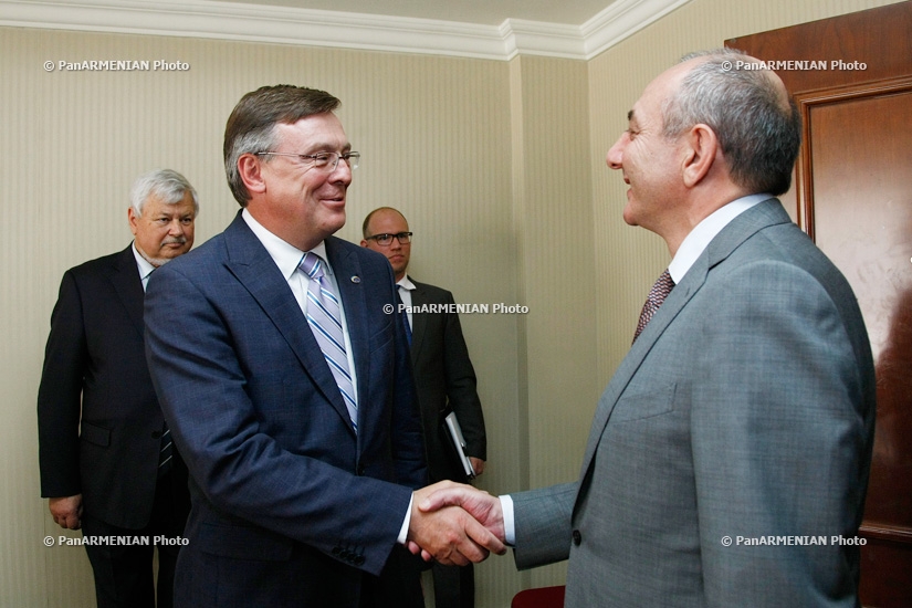  Встреча президента Республики Арцах Бако Саакяна и председателя ОБСЕ, министра иностранных дел Украины Леонида Кожары