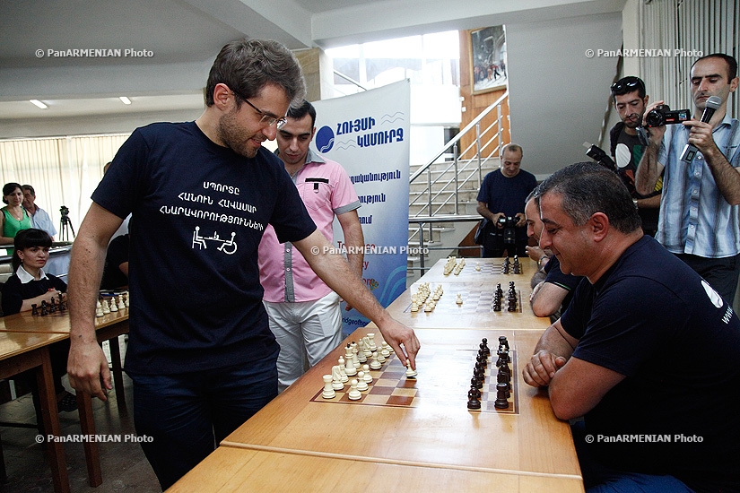 Chess master Levon Aronyan takes part in Sport for Equal Opportunities program's second chess tournament