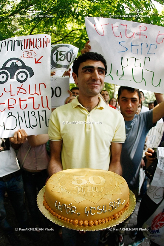  50 dram cake for Mayor Taron Margaryan: I Won't Pay 150 Drams protest: Day 6