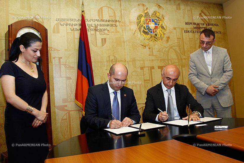 RA Minister of Education and Science Armen Ashotyan and AJA President Gagik Gevorgyan sign Memorandum of Cooperation