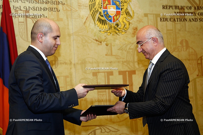 RA Minister of Education and Science Armen Ashotyan and AJA President Gagik Gevorgyan sign Memorandum of Cooperation