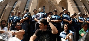  Sit-down strike in front of Yerevan Municipality: Day 1