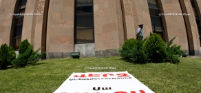 Сидячая забастовка напротив здания мэрии Еревана: День 6
