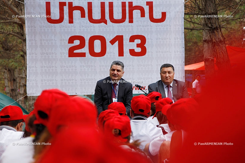 Prime Minister Tigran Sargsyan visits Miasin youth camp