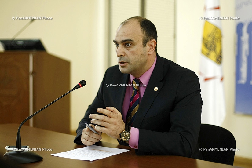 Пресс-конференция заведующего Департаментом здравоохранения мэрии Еревана Камсара Бабиняна
