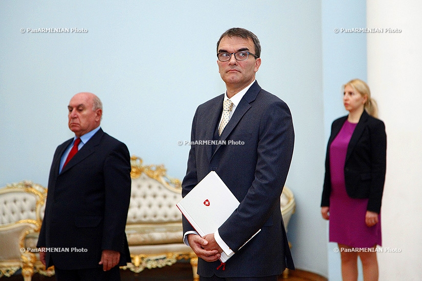 Новоназначенный посол Швейцарии в РА Лукас Гассер вручил свои верительные грамоты президенту Армении Сержу Саргсяну