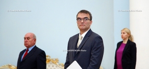 Новоназначенный посол Швейцарии в РА Лукас Гассер вручил свои верительные грамоты президенту Армении Сержу Саргсяну