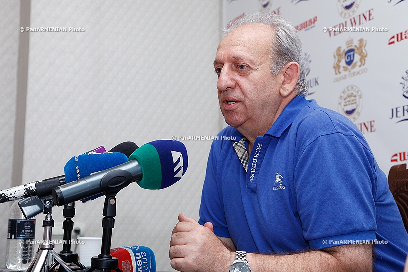 Press conference of Robert Arakelian