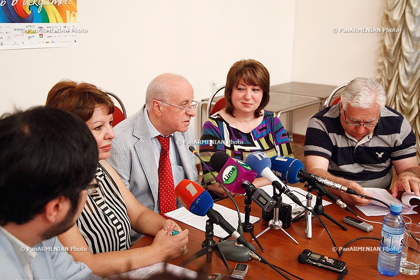 Press conference of Seyranuhi Geghamyan, Arimine Ghazaryan, Ruzanna Sirunyan, Kamo Hovhannisyan, Gagik Manasyan and Arman Tsaturyan