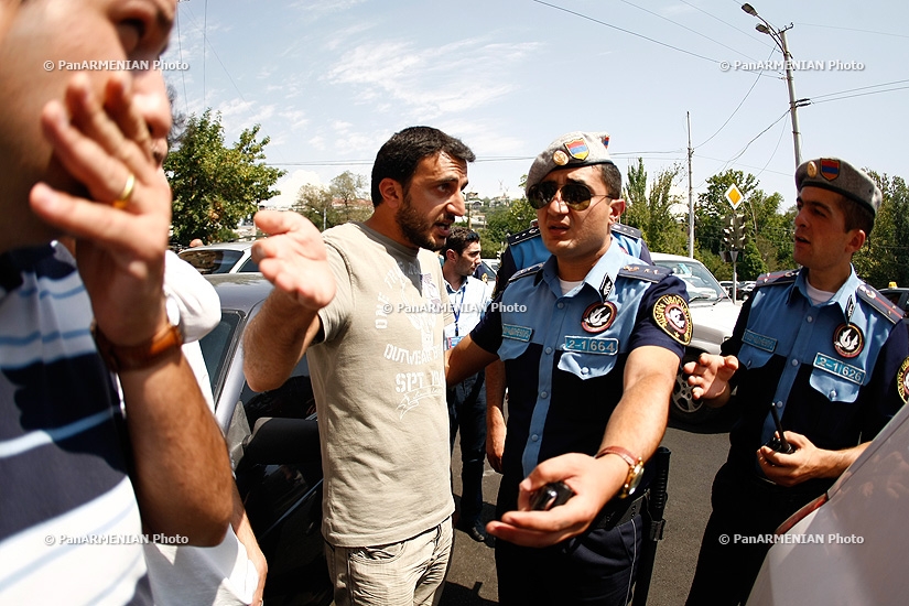  Ակտիվիստները երթ անցկացրին ոստիկանությունից դեպի ՀՀ գլխավոր դատախազություն 
